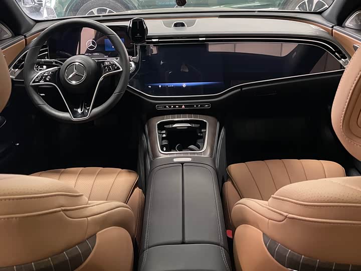 Mercedes-Benz E-Class 2024 E 350 e L — фото 14