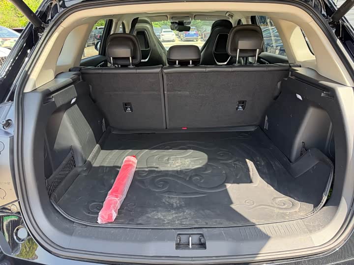 Hongqi HS3 PHEV 2024 115km — фото 15