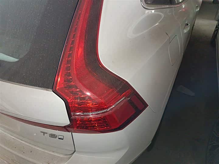 Volvo XC60 Hybrid 2025 Hybrid 4 WD — фото 8