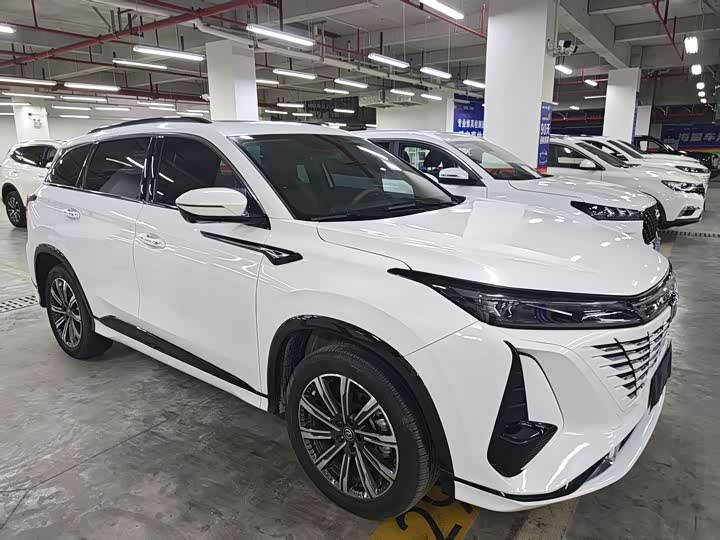 Changan CS75 PLUS 2023 2.0 T ATPremium — фото 8