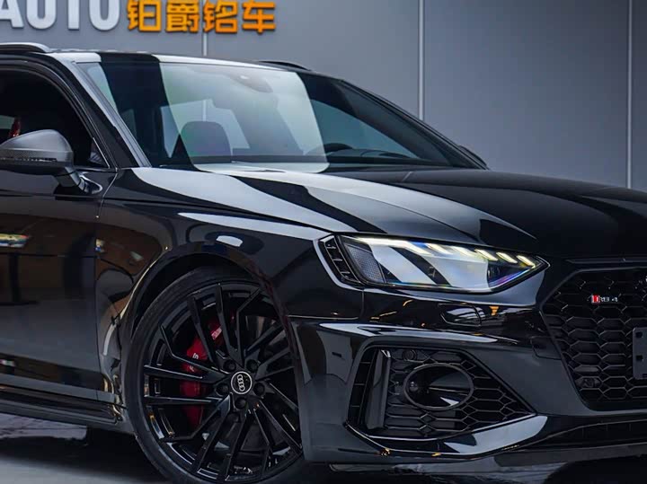 Audi RS4 2021 RS 4 Avant — фото 3