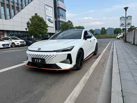 Changan UNI-V 2024 1.5 T Sport — фото 10