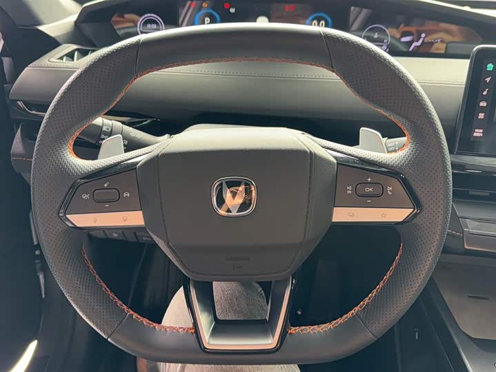 Changan UNI-V 2022 2.0 T — фото 11