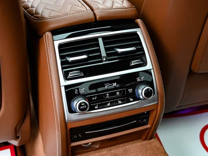 BMW 7-Series 2019 740 Li x Drive M — фото 41