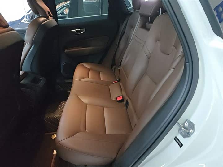 Volvo XC60 2021 T 5 4 WD — фото 17