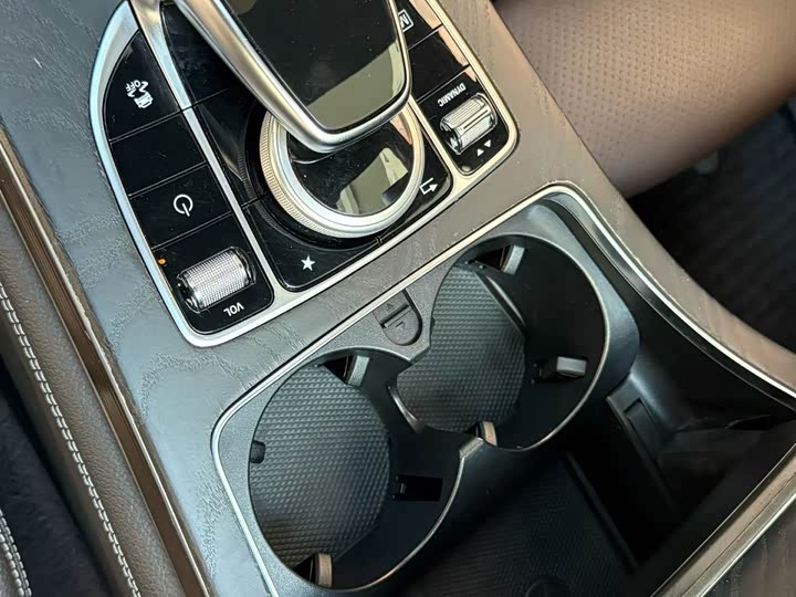 Mercedes-Benz GLC 2019 GLC 260 4 MATIC Luxury — фото 5