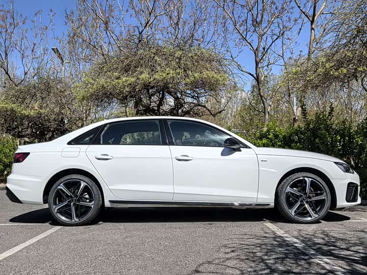 Audi A4L 2025 200 40 TFSI — фото 8