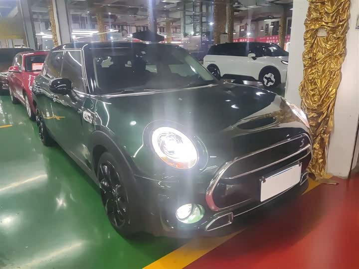 MINI Clubman — фото 4