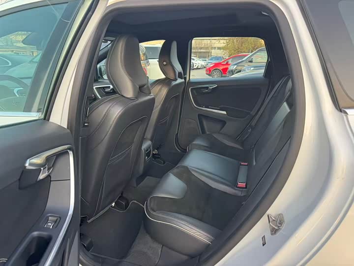 Volvo XC60 2017 T 5 AWD — фото 9