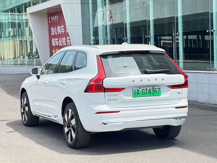 Volvo XC60 Hybrid 2025 Hybrid 4 WD — фото 13