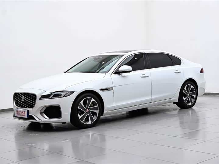 Jaguar XFL 2023 XFL 2.0 T P 200 2 WD — фото 2