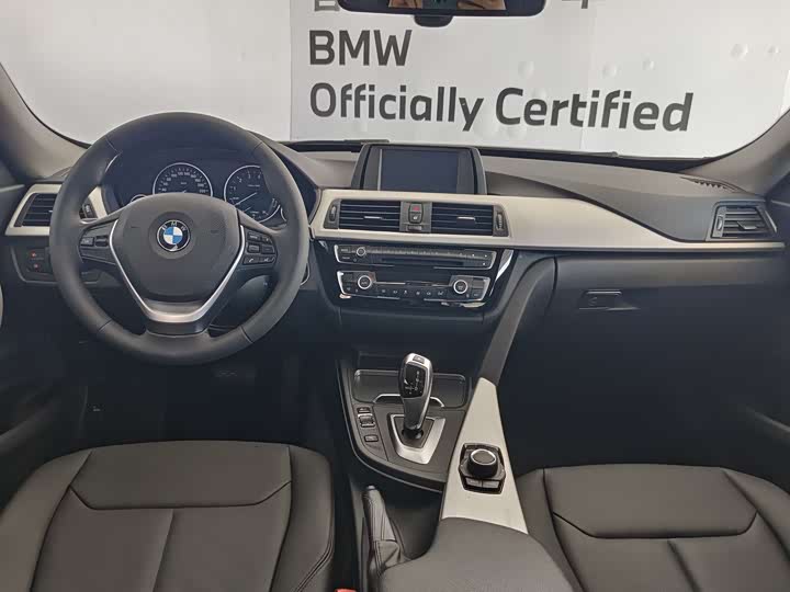 BMW 3-Series 2016 320i — фото 9