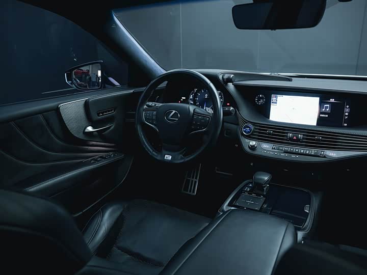 Lexus LS 2018 500h F SPORT V — фото 10