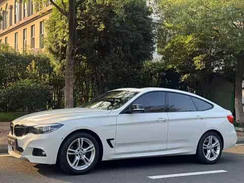 BMW 3-Series 2019 320i MSport — фото 11