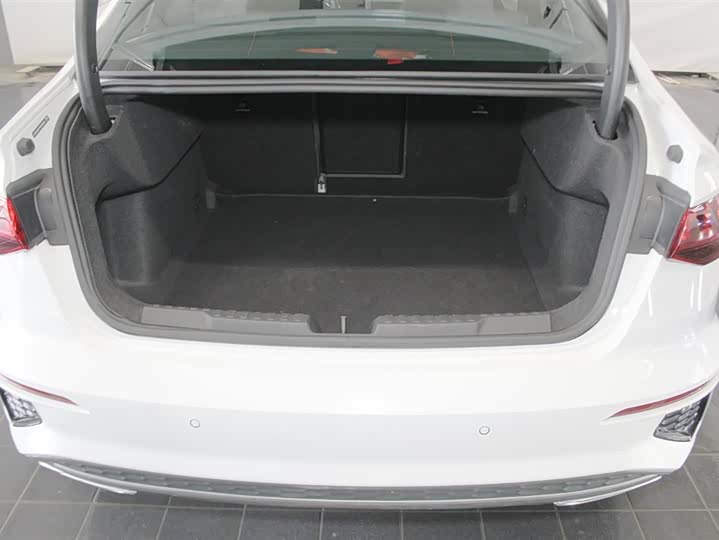 Audi A3 2024 A 3 L Limousine 35 TFSI Sport — фото 7