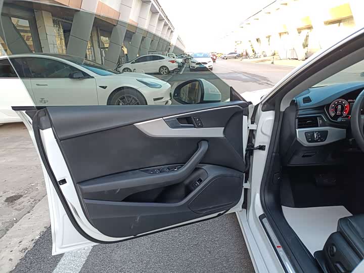 Audi A5 2021 Sportback 40 TFSI — фото 6