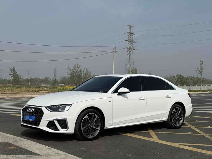 Audi A4L 40 TFSI стиль-динамик — фото 3