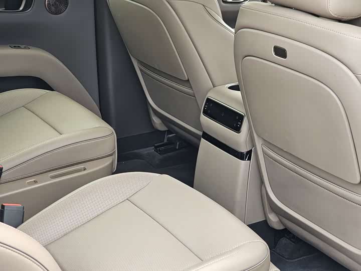 Li Auto i8 2025 — фото 14