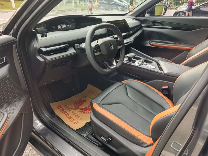 Changan UNI-V 2023 1.5 T Premium — фото 9