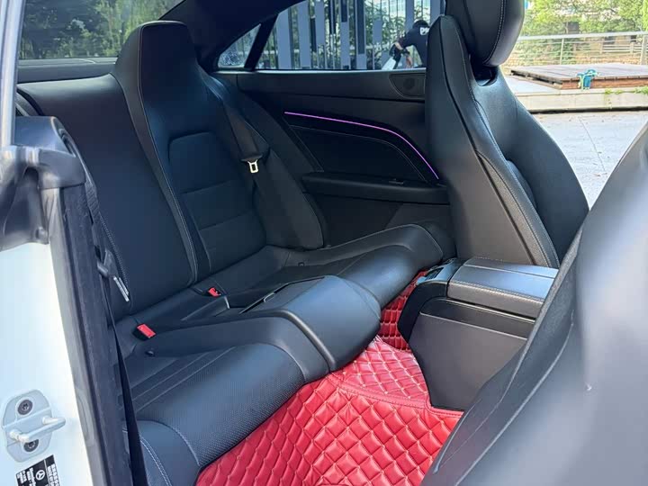 Mercedes-Benz E-Class E 200 — фото 12