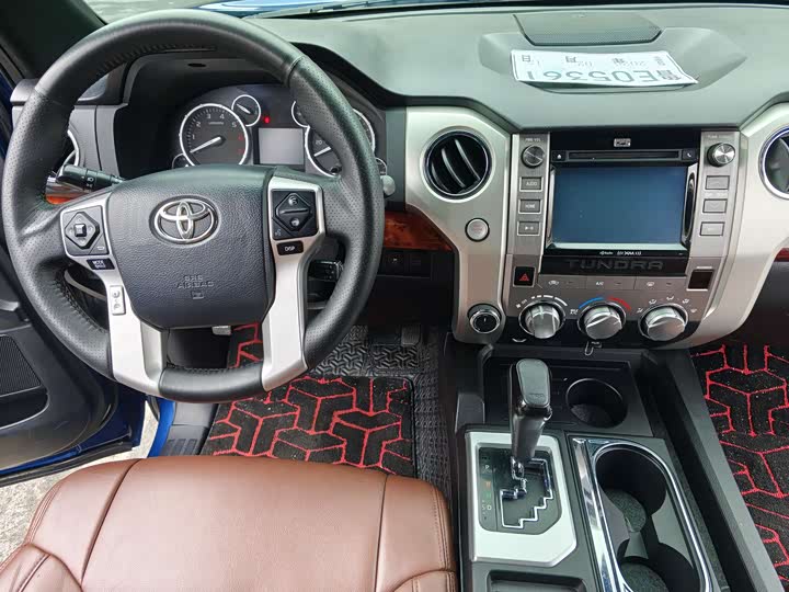 Toyota Tundra — фото 9
