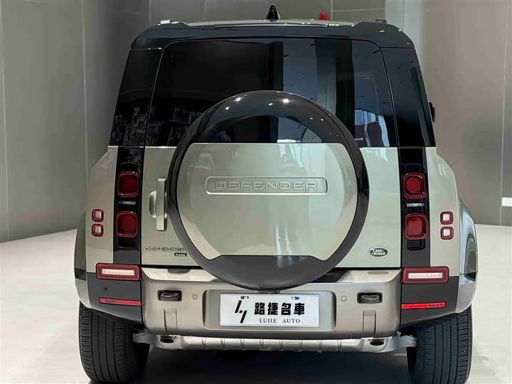 Land Rover Defender — фото 7