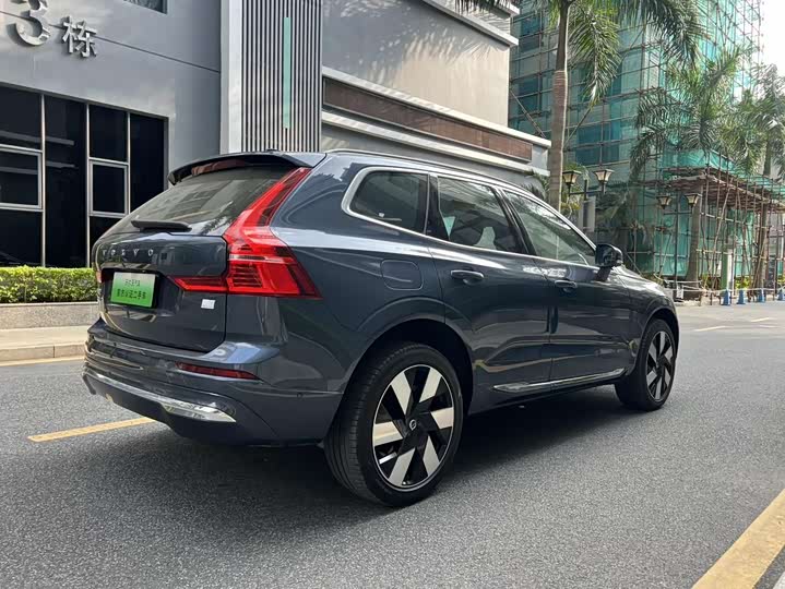 Volvo XC60 Hybrid 2025 Hybrid 4 WD — фото 13