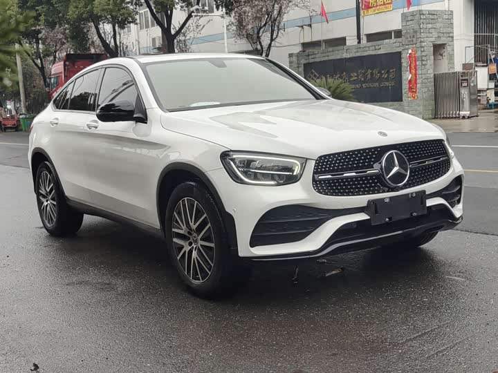 Mercedes-Benz GLC 2022 GLC 260 4 MATIC SUV — фото 2