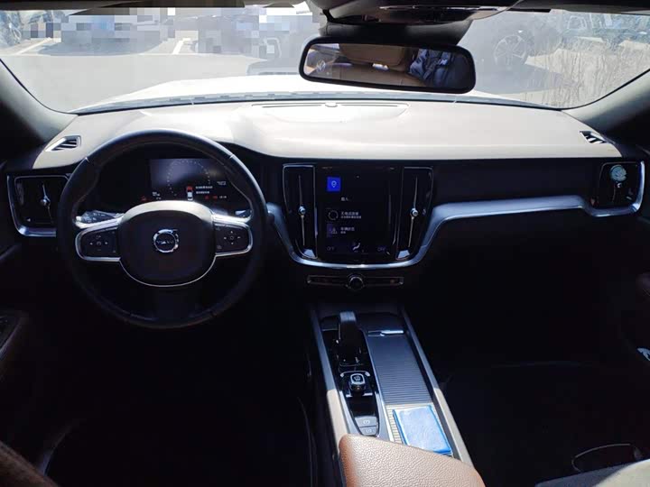 Volvo S60 2022 B 4 — фото 13
