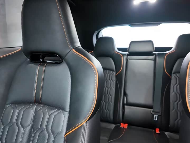 Changan UNI-T 2022 1.5 T Premium — фото 17