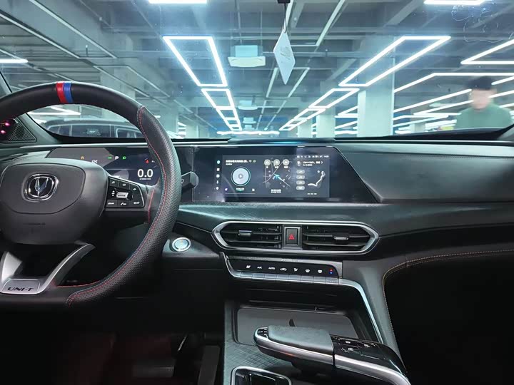 Changan UNI-T 2022 1.5 T Premium — фото 14