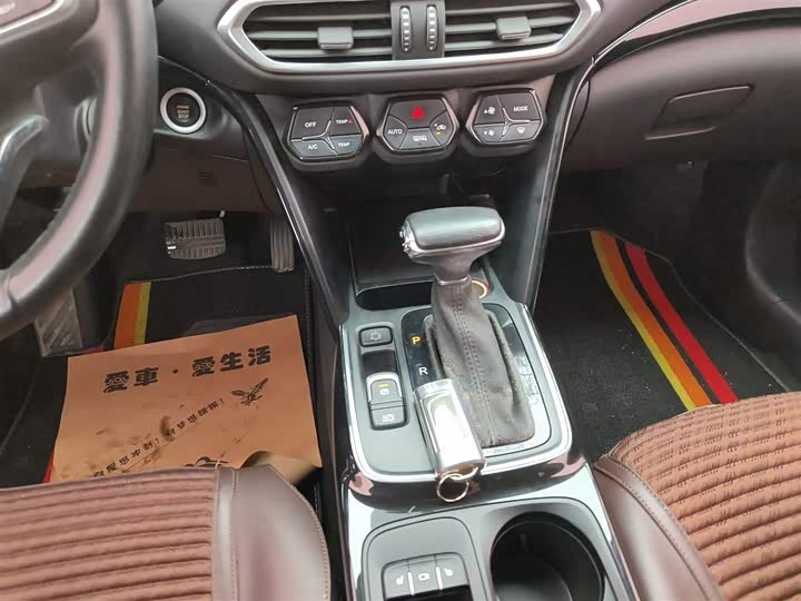 Trumpchi GS4 2018 235 T AT 2 WD — фото 14