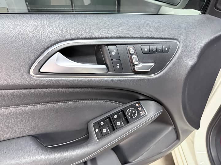 Mercedes-Benz B-Class 2017 B 200 — фото 12