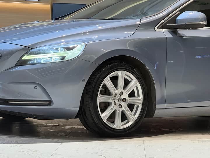 Volvo V40 2017 T 3 — фото 18