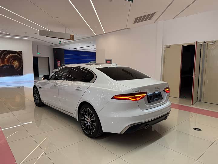 Jaguar XEL 2020 2.0 T 200 PS R-DYNAMIC — фото 16