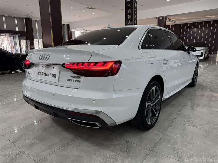 Audi A4L 2022 40 TFSI — фото 4