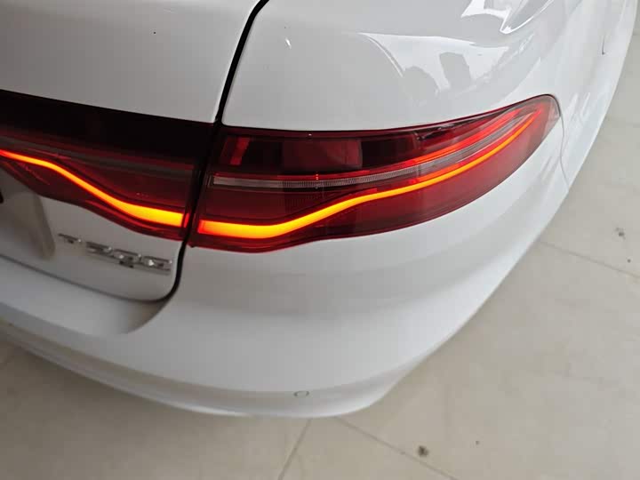Jaguar XEL 2020 2.0 T 200 PS R-DYNAMIC S — фото 24
