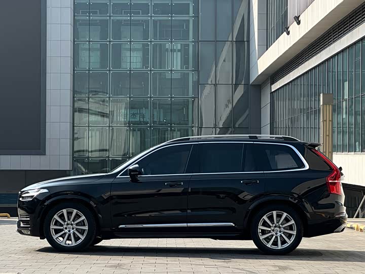 Volvo XC90 2018 T 6 7 — фото 4
