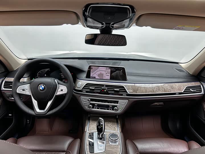 BMW 7-Series 2019 740 Li Leading — фото 19
