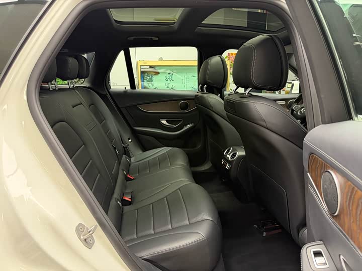Mercedes-Benz GLC 2016 GLC 300 4 MATIC — фото 30