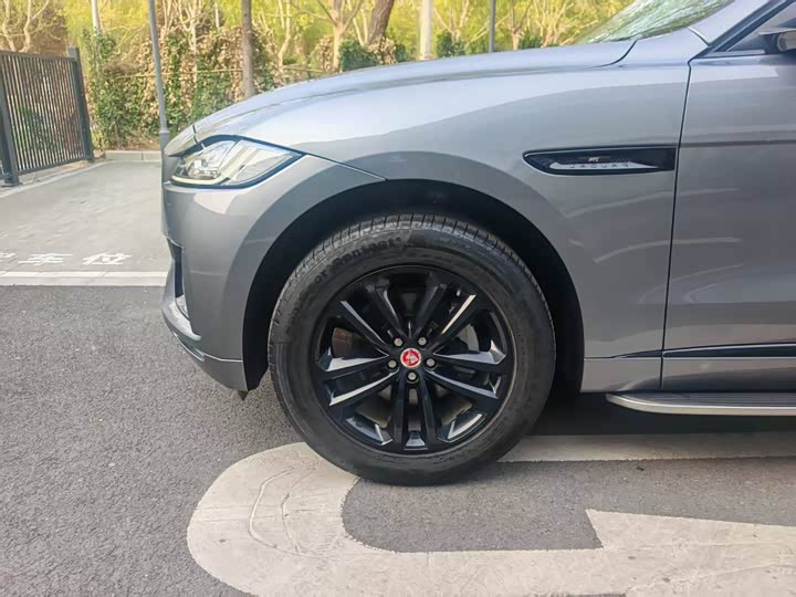 Jaguar F-PACE 2020 2.0 T — фото 6