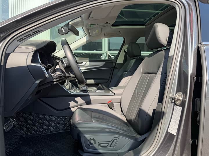 Audi A6 2022 Avant 40 TFSI — фото 11