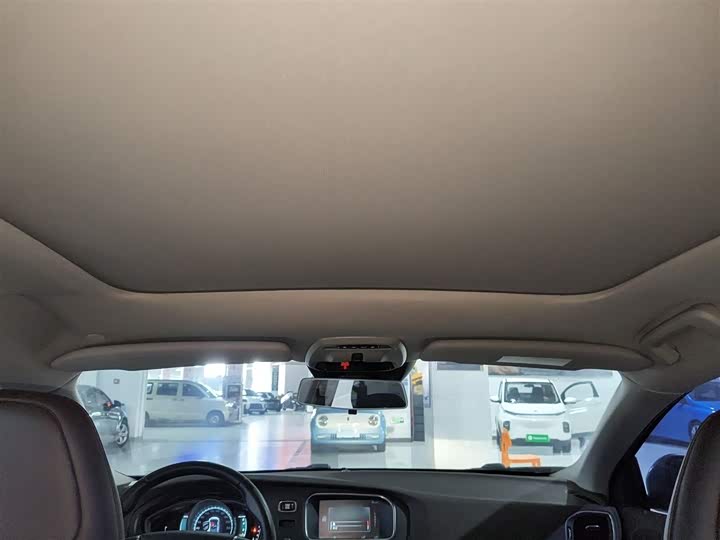Volvo V40 2016 T 3 — фото 14