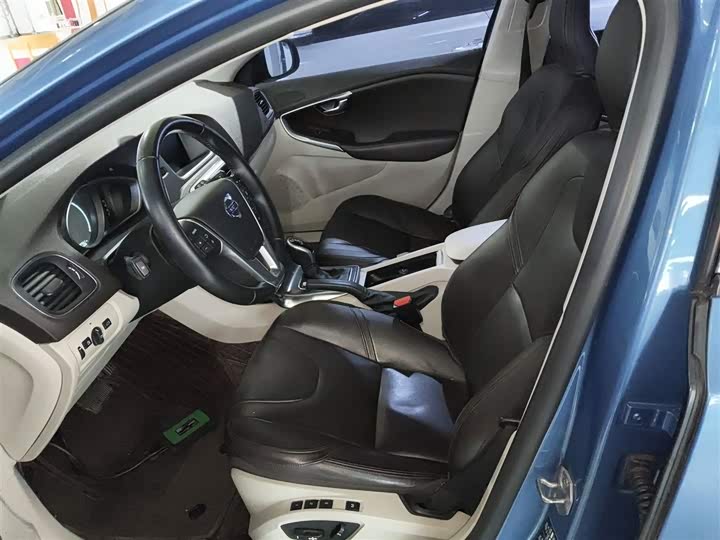 Volvo V40 2016 T 3 — фото 11