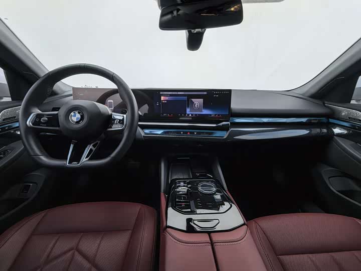 BMW 5-Series 2024 530 Li Leading M — фото 6