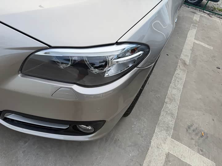BMW 5 Series 520Li — фото 3