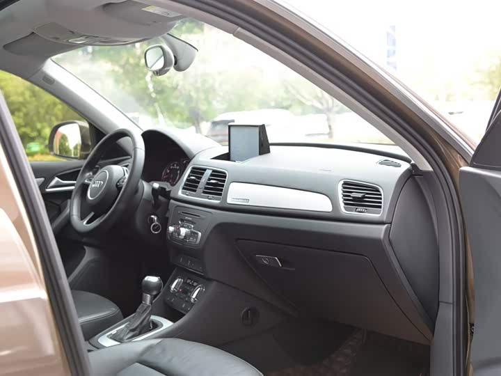 Audi Q3 2015 35 TFSI quattro — фото 15
