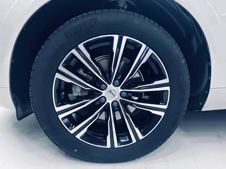 Volvo XC60 2022 B 5 4 WD — фото 20