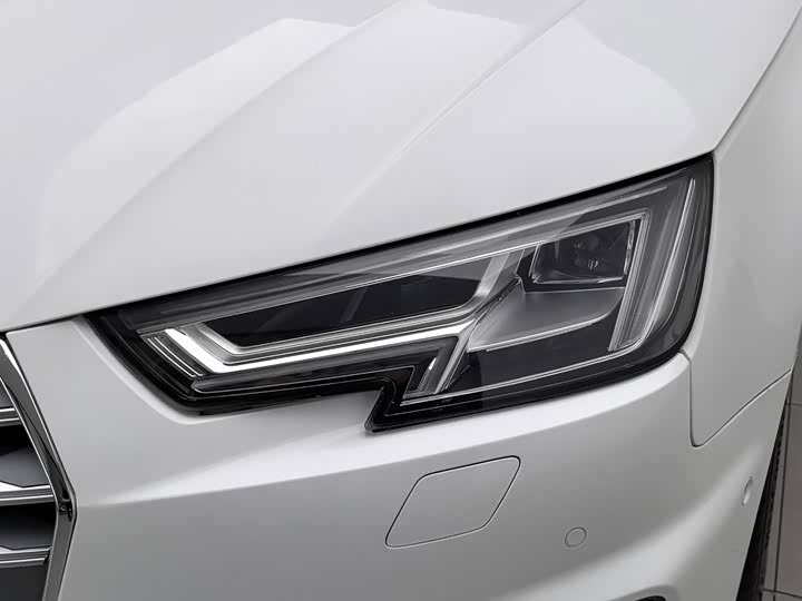 Audi A4L 40 TFSI стиль V — фото 7