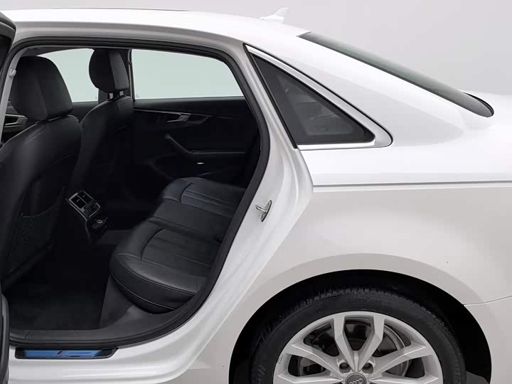 Audi A4L 40 TFSI стиль V — фото 15